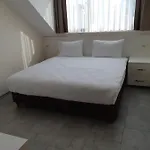 Mia 2*